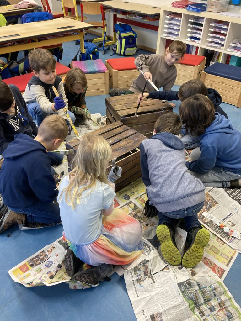 Grundierung für unsere Obstkistenraupe